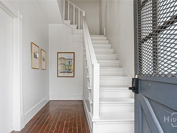 3rd image of 1212 Price Street