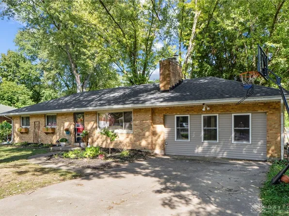 1482 Fudge Dr, Dayton, OH 45434