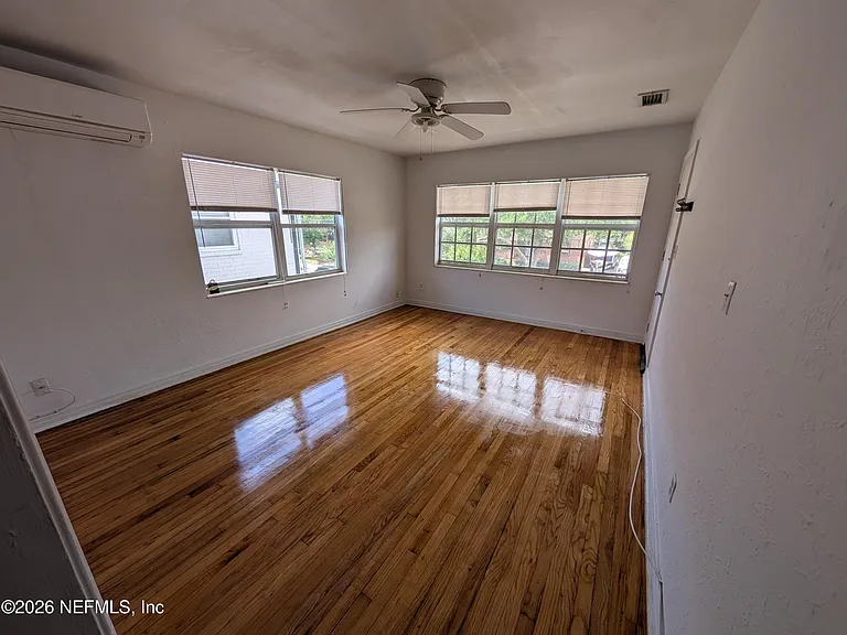 2136 College St #4 — Photo 3