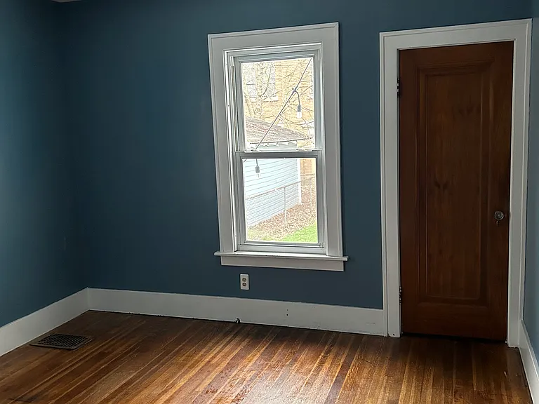 1124 Kellogg Ave — Photo 12