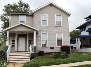 612 N Roosevelt Ave, Bloomington, IL 61701