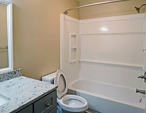 Fourth Creek Landing Apts — Photo 5