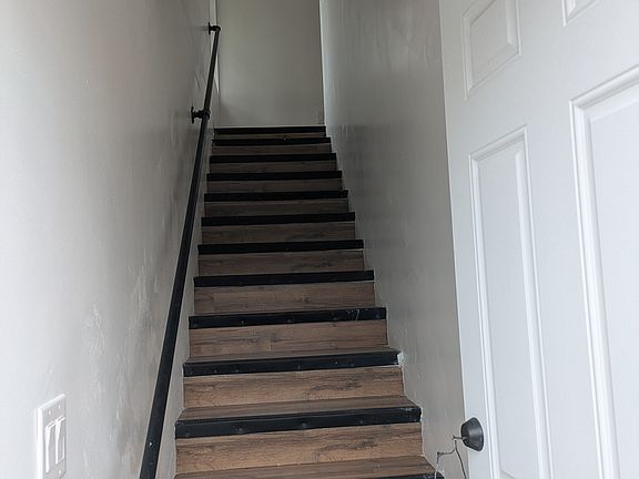 3rd image of 4200 N Ventura Ave #D
