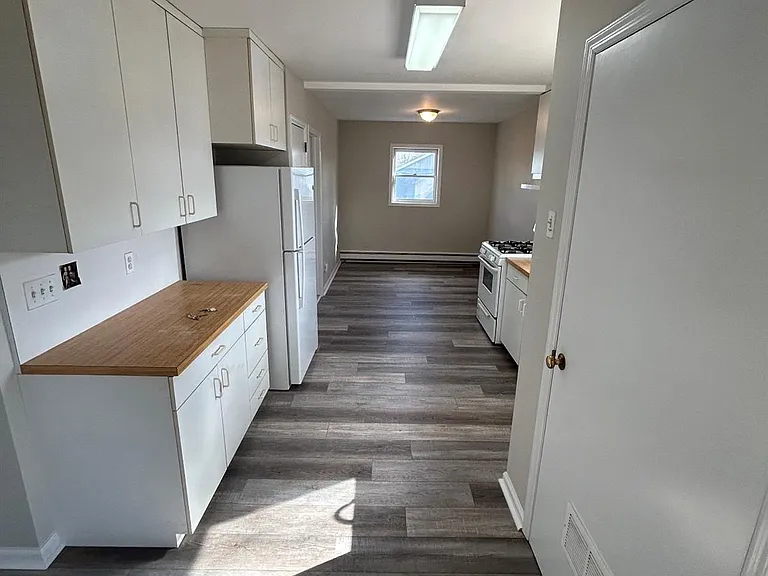 944 Union St #B — Photo 2