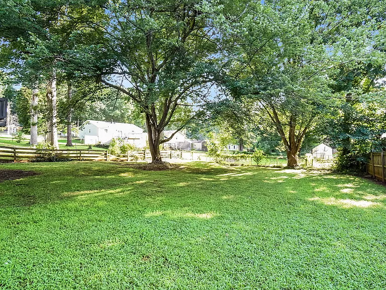 1471 Daniel Ln — Photo 16