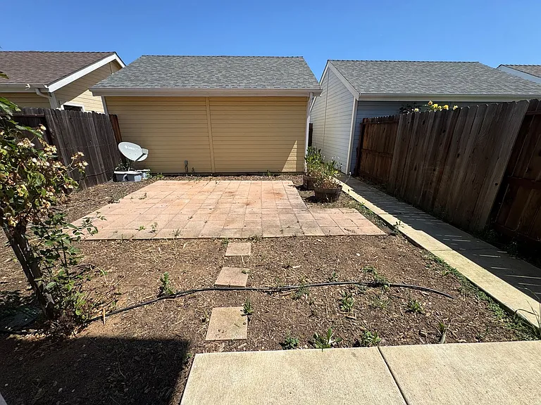 120 Ivy St — Photo 17