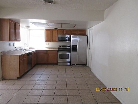 3rd image of 2713 Yardley St