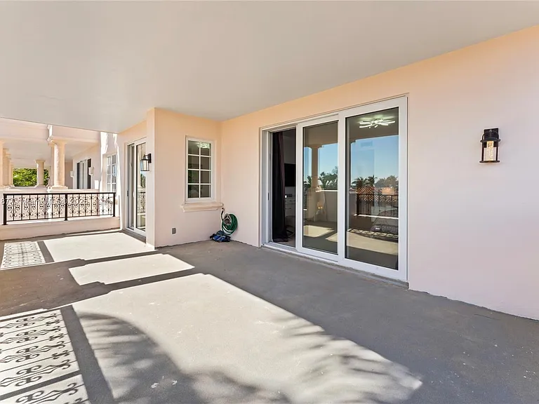 19133 Fisher Island Dr #19133 — Photo 33