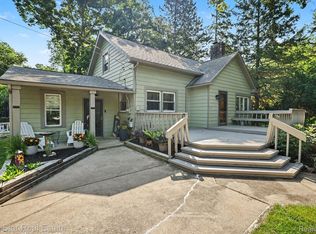 6700 Pontiac Trl, West Bloomfield, MI 48323