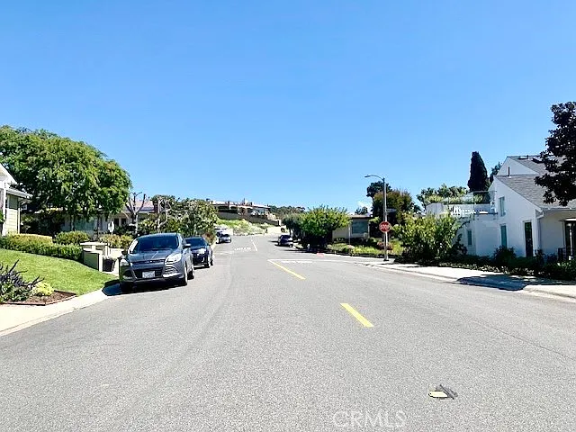 462 Seaward Rd — Photo 2