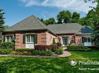 1340 Wild Rose Ln, Lake Forest, IL 60045