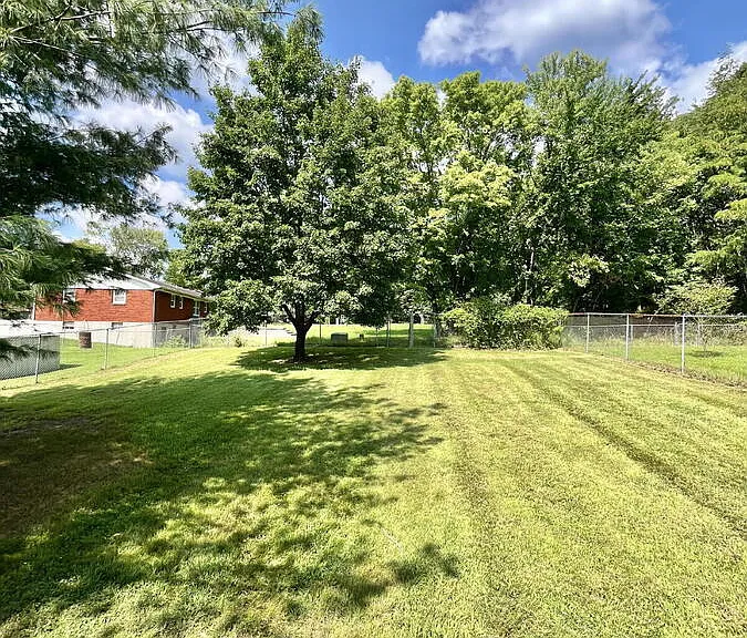 2605 Singing Hills Dr — Photo 48