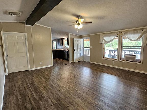 5th image of 606 Lion Ln