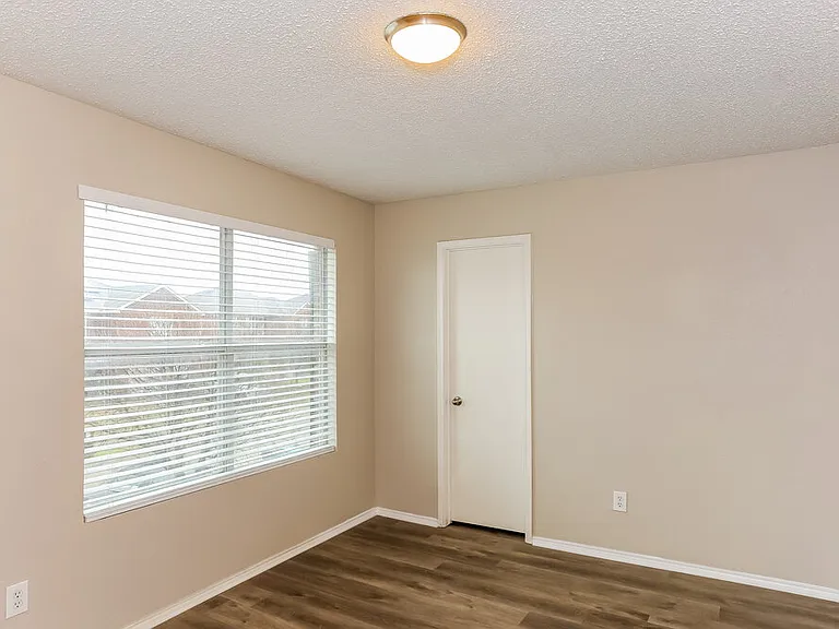 8304 Cutter Hill Ave — Photo 15