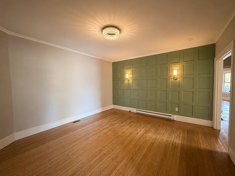 248 W Elm St #1 — Photo 4