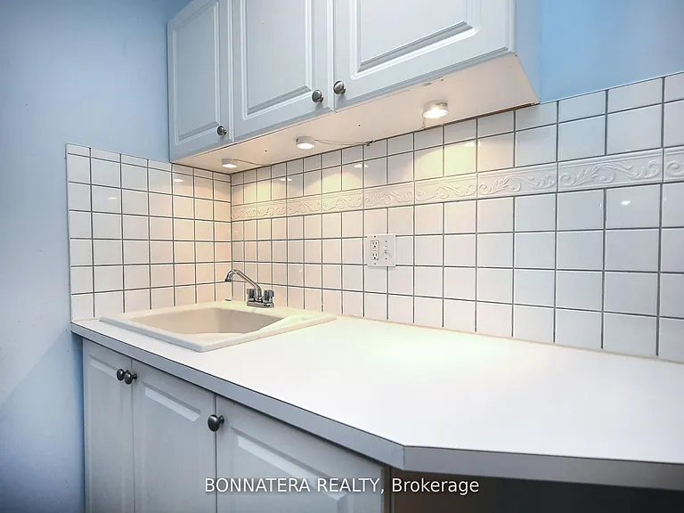 409 Hobbs Cres — Photo 30