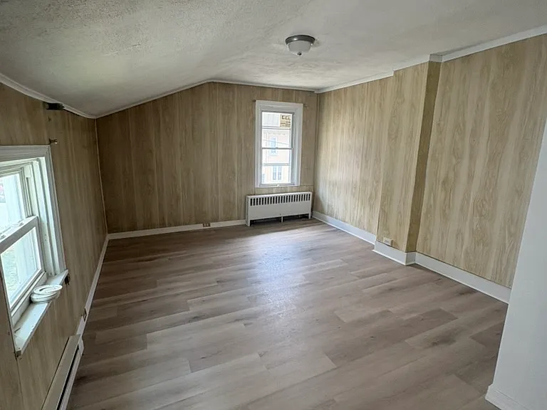 1113 Elm St — Photo 13