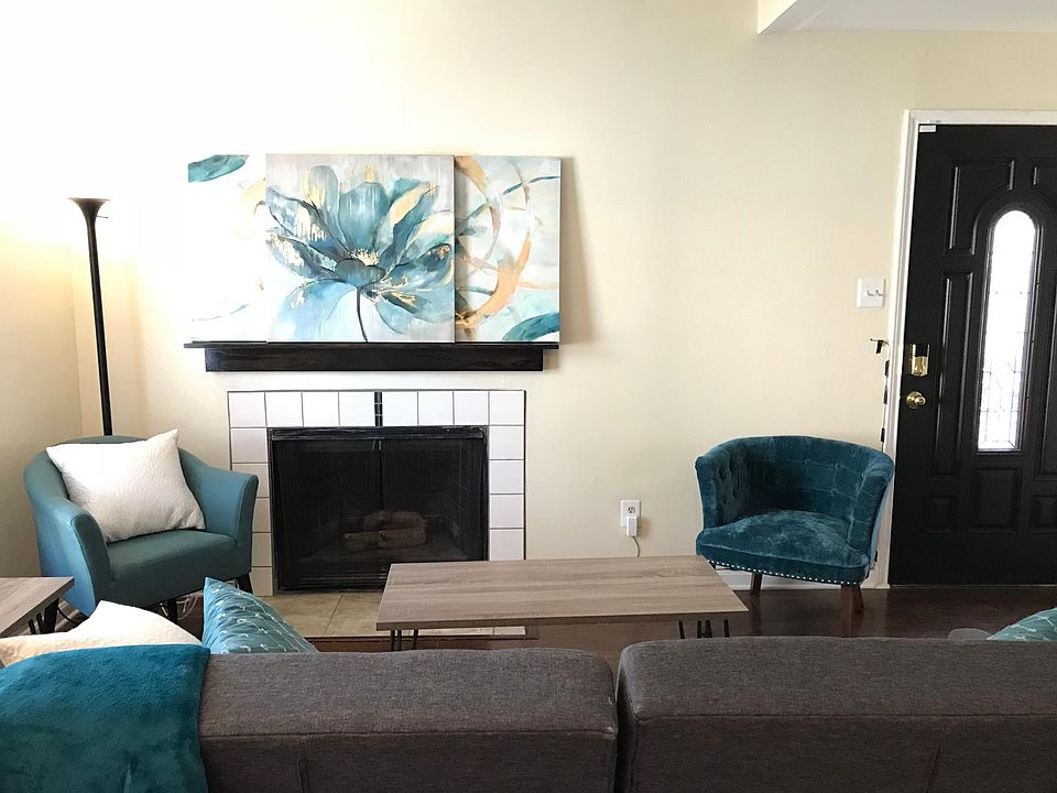 1st image of 901 W 22nd St APT 207