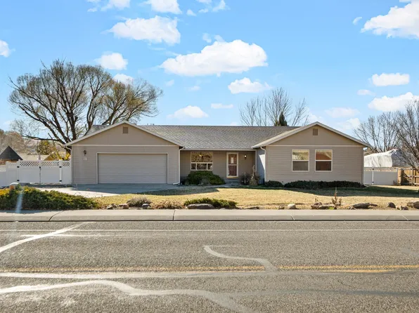 613 W 1st St, Palisade, CO 81526