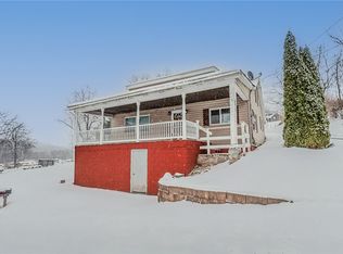 93 McKinstry Hill Rd, Apollo, PA 15613