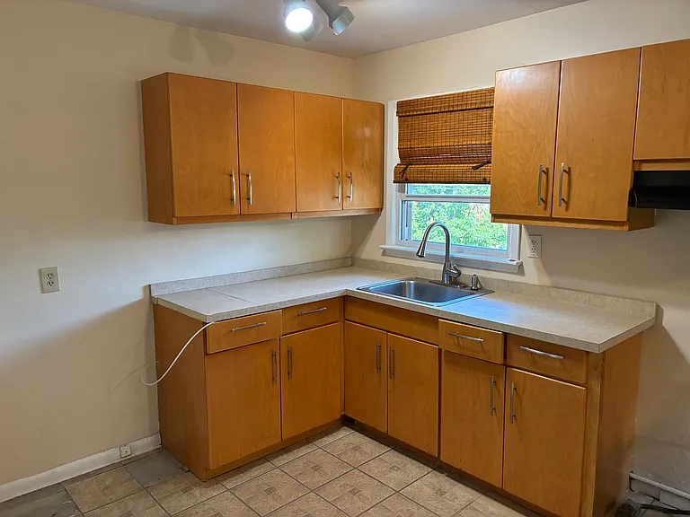 700 Roselle St — Photo 5