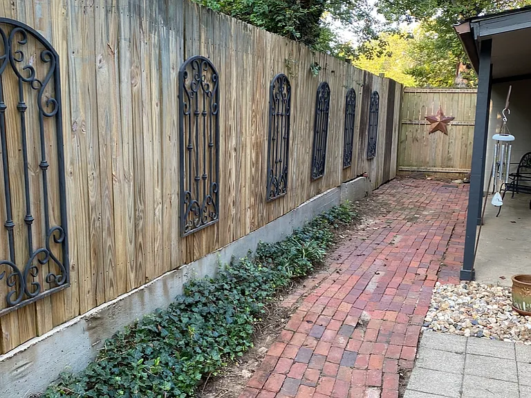 Bateman Ave — Photo 10