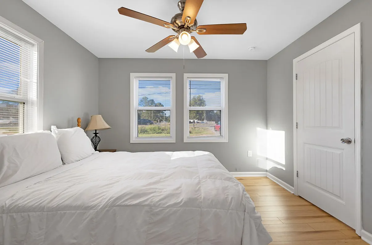3 bed, $2,500 — Photo 1