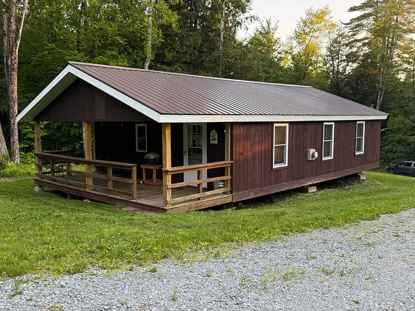 651 Hennessey Rd, Bakersfield, VT 05441