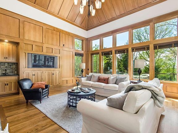 4th image of 481 Glyn Tawel Dr