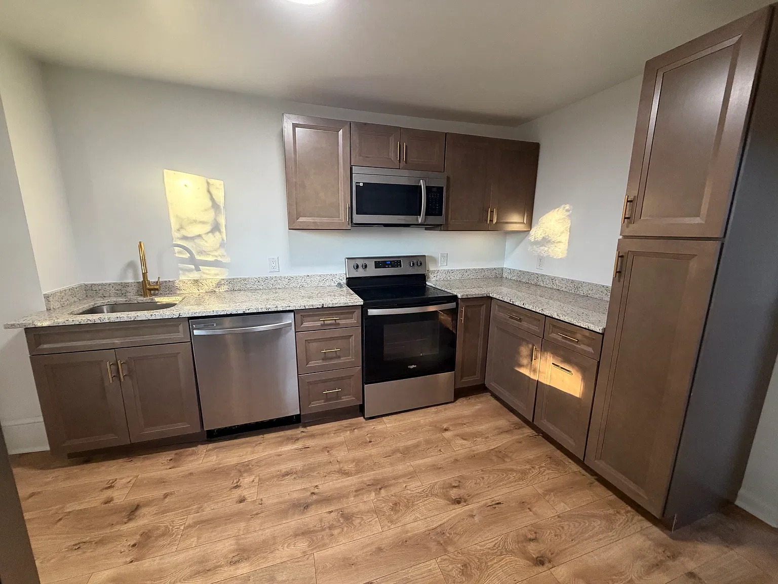 3 bed, 1400 sqft, $2,000 — Photo 3