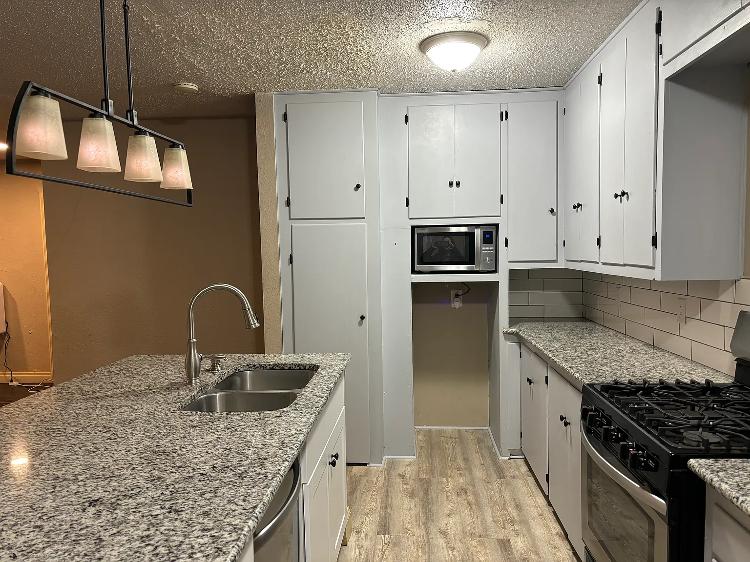 2 bed, 888 sqft, $1,150 — Photo 4