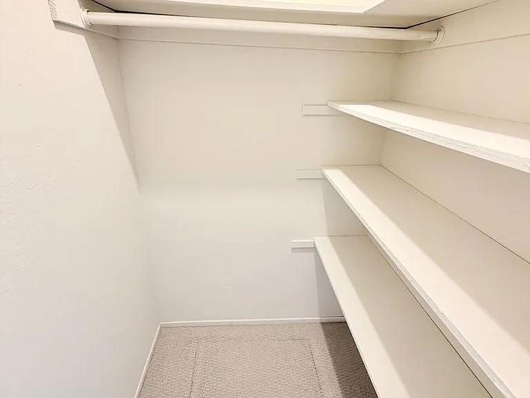 3727 Peacock Court — Photo 8