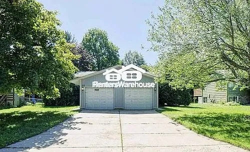 422 Arion St E Photo 1