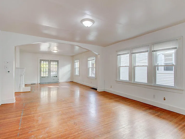 4239 N College Ave — Photo 7