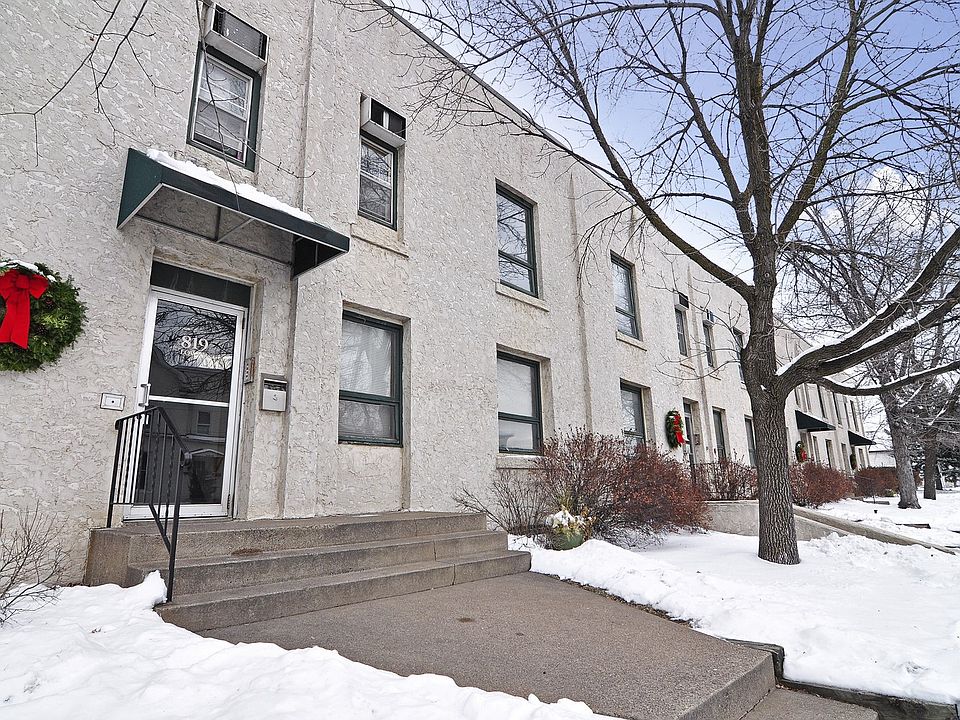 1st image of 817 Lowry Ave NE #1