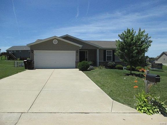 3rd image of 295 Parkway Dr