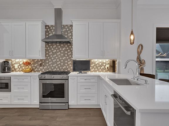 4th image of 1024 Club View Dr #A101