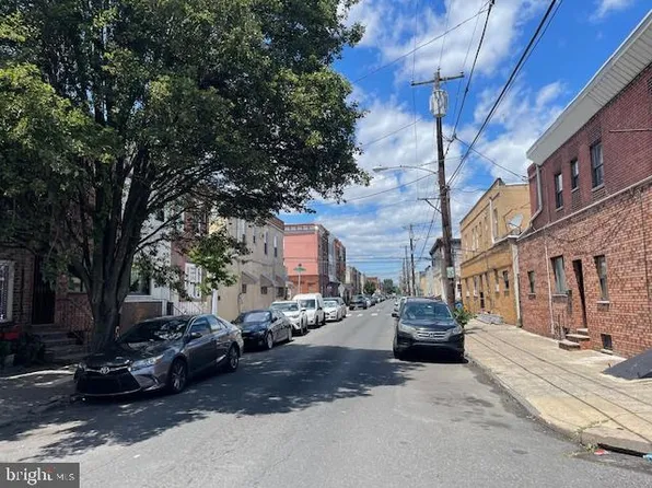 955 Tree St, Philadelphia, PA 19148