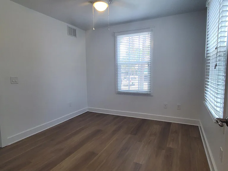 916 1st St N #6 — Photo 6