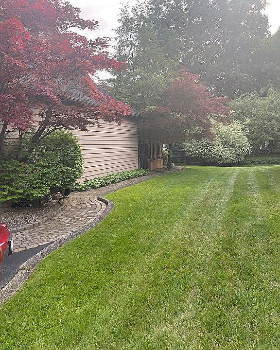 2nd image of 205 Mill Hollow Xing