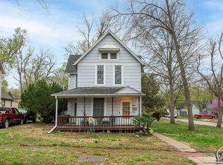 2233 SW 2nd St, Topeka, KS 66606