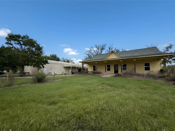 4680 County Road 611, Angleton, TX 77515