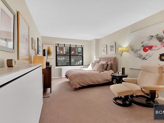 3rd image of 301 E 64th St APT 4C