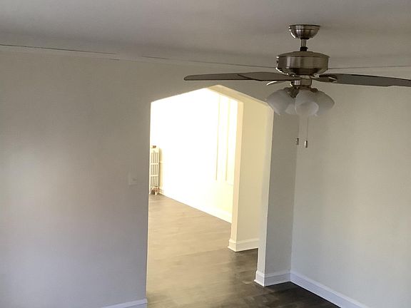 5th image of 8012 S Honore St