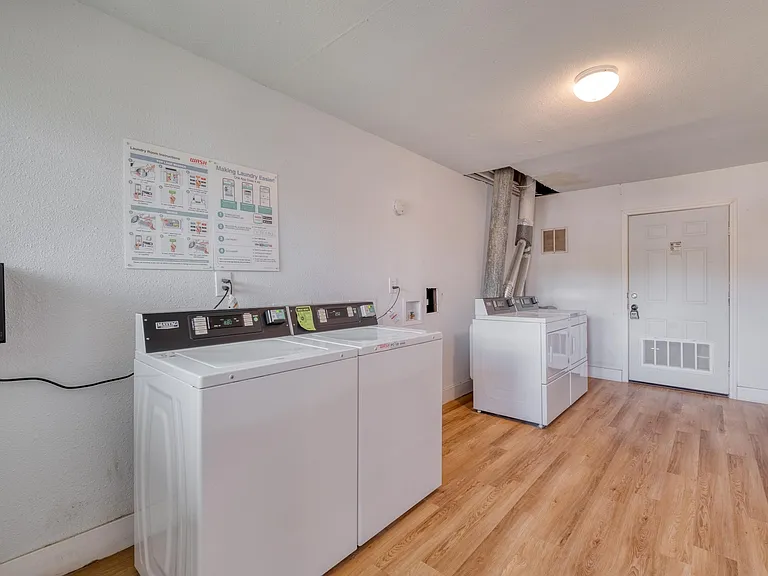 CrestHaus Apartments — Photo 22