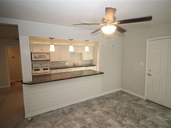 4th image of 1605 Long Ave