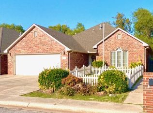 2501 Willow Spring Dr, Enid, OK 73703