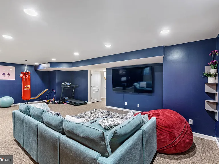 84 Wyndale Ct — Photo 54