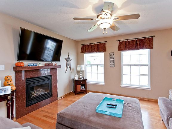 5th image of 506 Pinehurst Ln