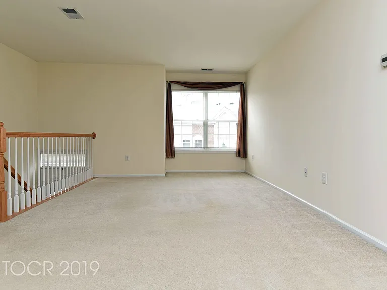 1094 Coventry Way — Photo 2